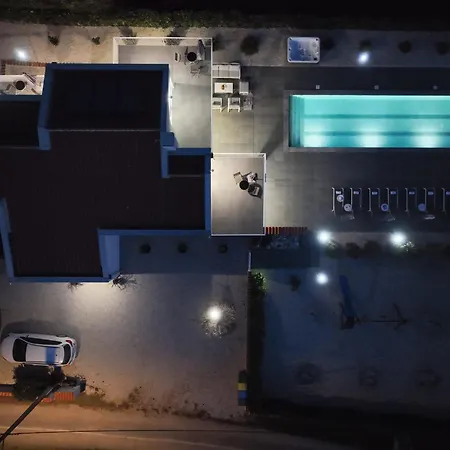 Villa Casa Belladonna With Heated Pool And Kids Playground *
