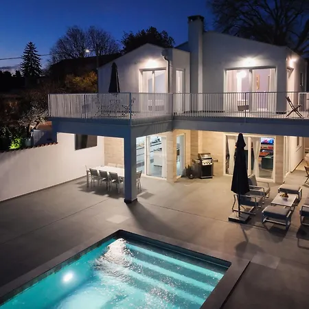 Casa Belladonna With Heated Pool And Kids Playground Villa