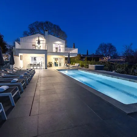 Villa Casa Belladonna With Heated Pool And Kids Playground *