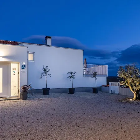 Casa Belladonna With Heated Pool And Kids Playground Villa *