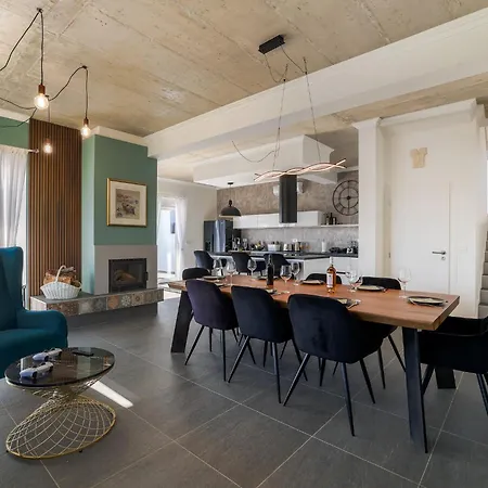 Casa Belladonna With Heated Pool And Kids Playground Villa