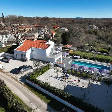 Villa Casa Belladonna With Heated Pool And Kids Playground Sinozici