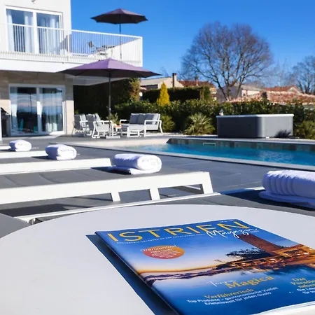 Villa Casa Belladonna With Heated Pool And Kids Playground