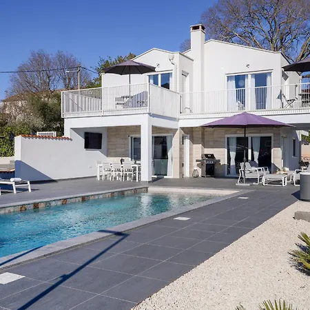 Casa Belladonna With Heated Pool And Kids Playground