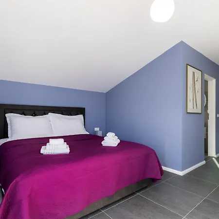 Casa Belladonna With Heated Pool And Kids Playground Sinozici