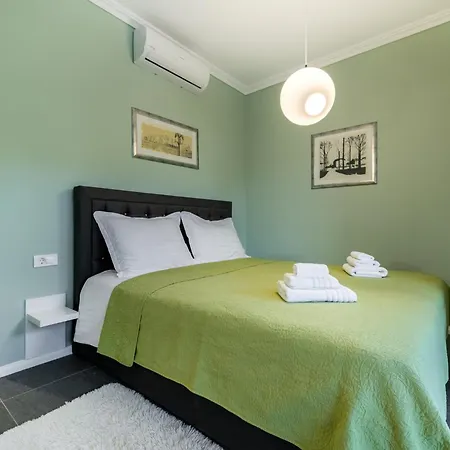 Casa Belladonna With Heated Pool And Kids Playground Sinozici
