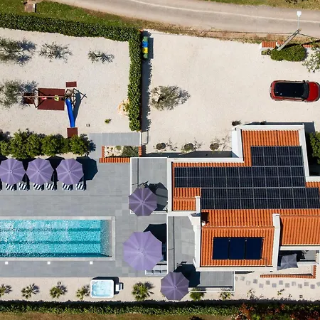 Casa Belladonna With Heated Pool And Kids Playground