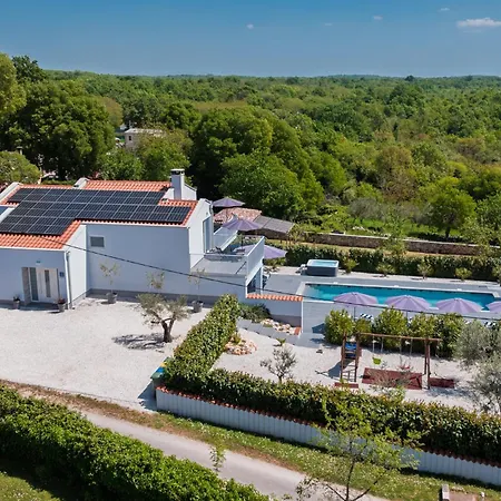 Casa Belladonna With Heated Pool And Kids Playground * Sinozici