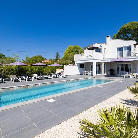 Casa Belladonna With Heated Pool And Kids Playground וילה