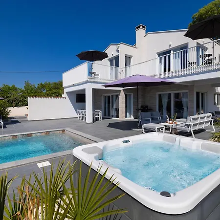 וילה Casa Belladonna With Heated Pool And Kids Playground *