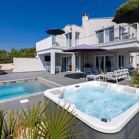וילה Casa Belladonna With Heated Pool And Kids Playground